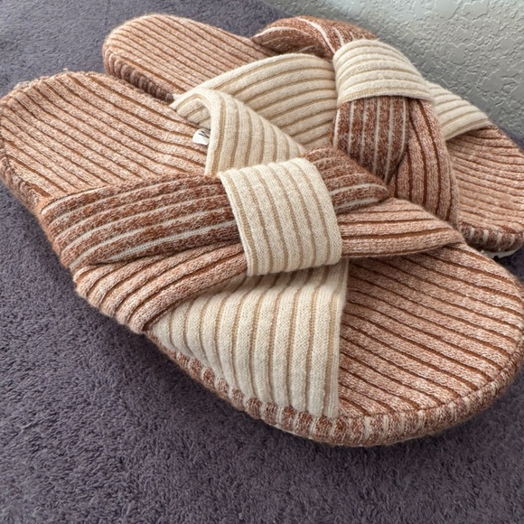 Crossband Slippers for Women - Picture 2 of 2
